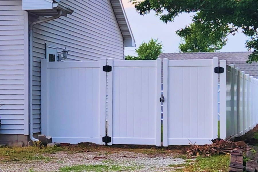 vinyl fence installation vinyl fence installation